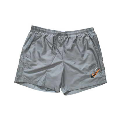 NIKE SPORTSWEAR GRAPHIC SHORTS - GREY