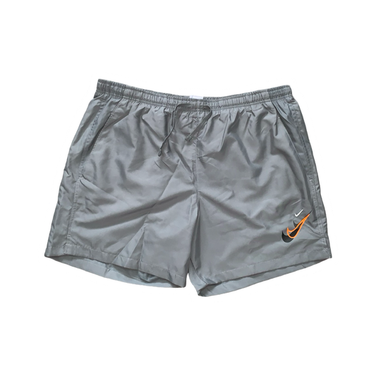 NIKE SPORTSWEAR GRAPHIC SHORTS - GREY